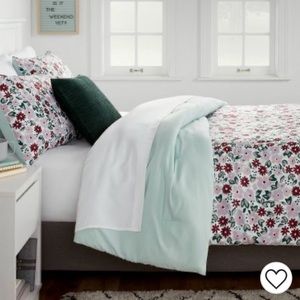 Microfiber Reversible Floral Print Comforter Light Purple/Mint Green